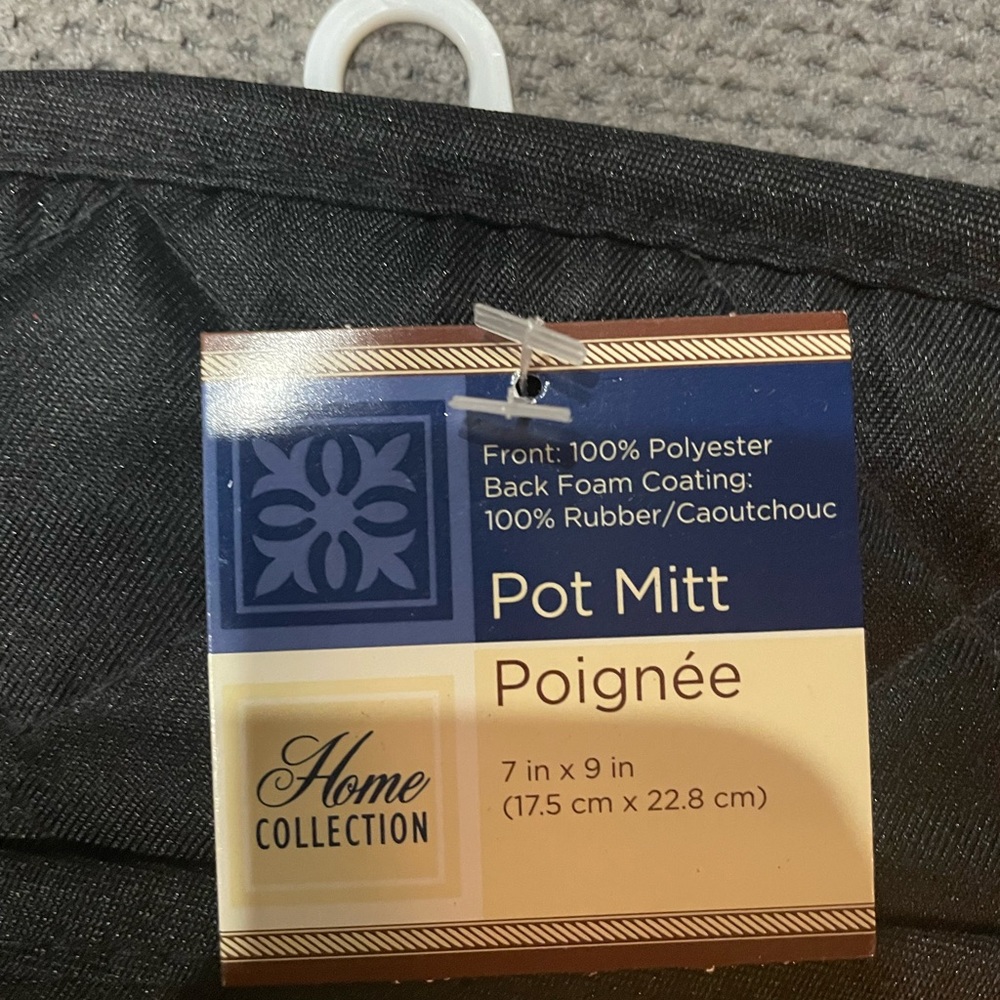 4/$20 Bake and Burn Pot Holder Black with silver text New - Picture 3 of 3